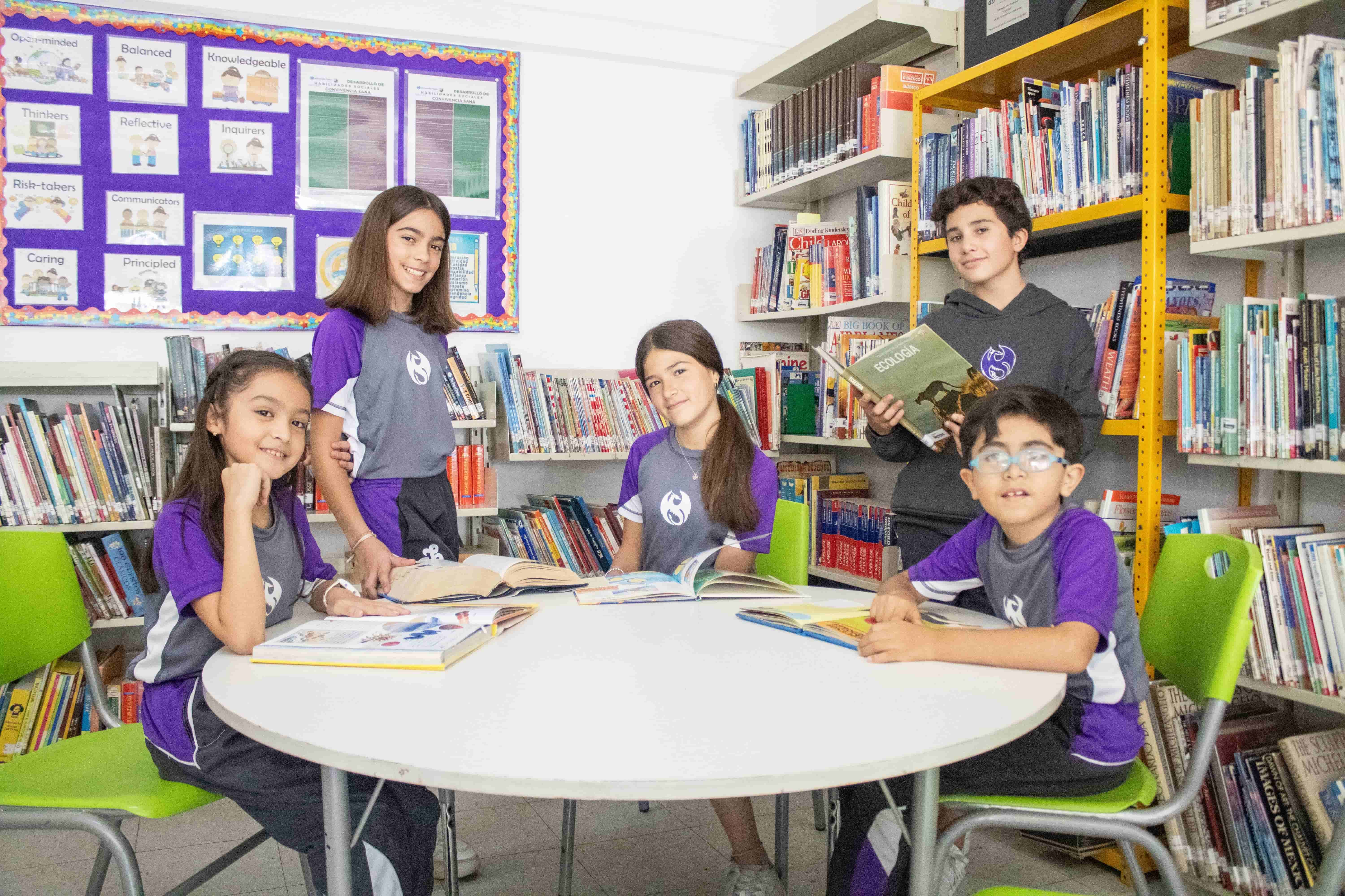 Estudiantes del Colegio Alexander Bain